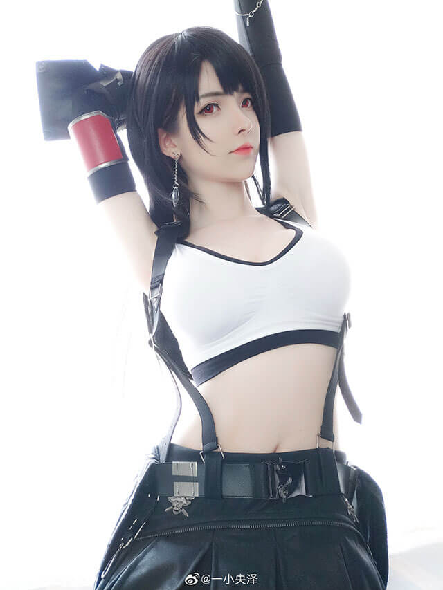 coser@一小央泽在《最终幻想VII》变身性感迷人的蒂法
