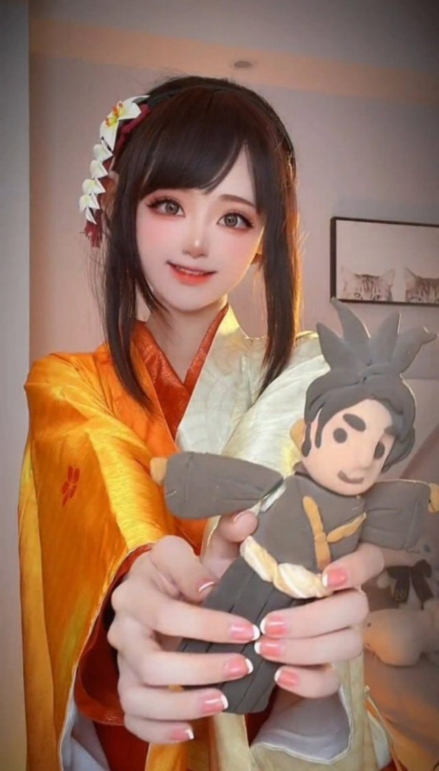 coser@小柔SeeU在《王者荣耀》的cosplay比原版更漂亮