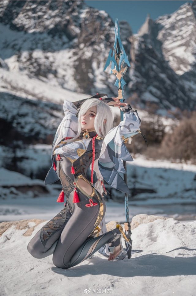 coser@如月灰在《原神》化身申鹤,性感迷人 coser@如月灰在《原神》化身申鹤,性感迷人
