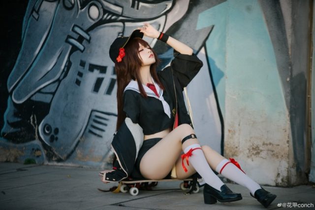 coser@花甲conch在《原神》中化身一个顽皮“胡桃”