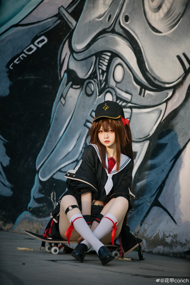 coser@花甲conch在《原神》中化身一个顽皮“胡桃”