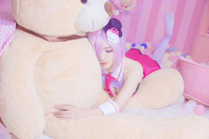 coser@斯文文文文在《Fate/Grand Order》化身性感迷人的玛修