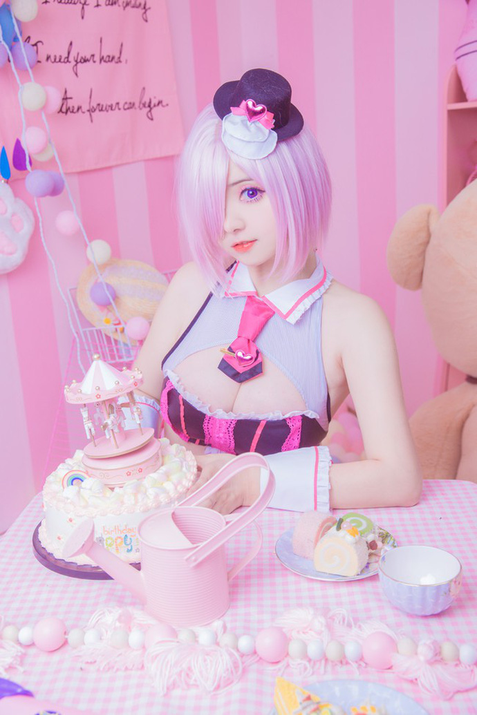 coser@斯文文文文在《Fate/Grand Order》化身性感迷人的玛修