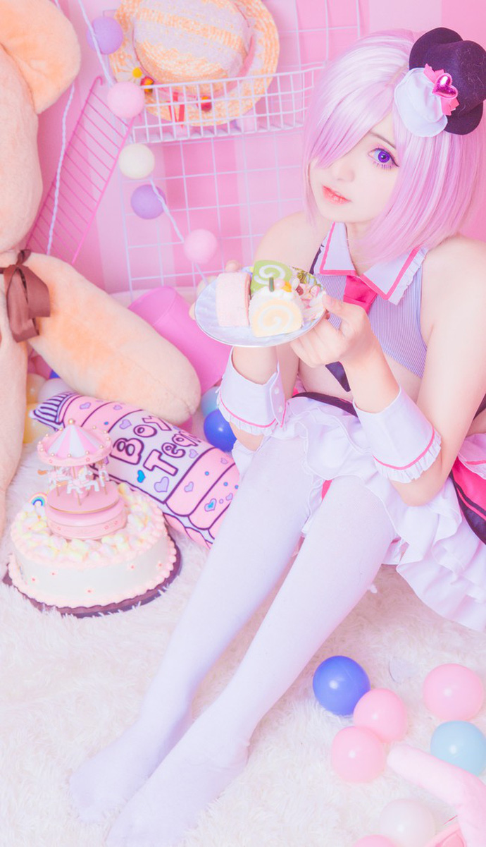 coser@斯文文文文在《Fate/Grand Order》化身性感迷人的玛修