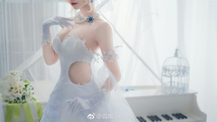 coser@淼唯Jaune在《Fate》化身婚纱版的“Saber Alter”阿尔托利亚 coser@淼唯Jaune在《Fate》化身婚纱版的“Saber Alter”阿尔托利亚