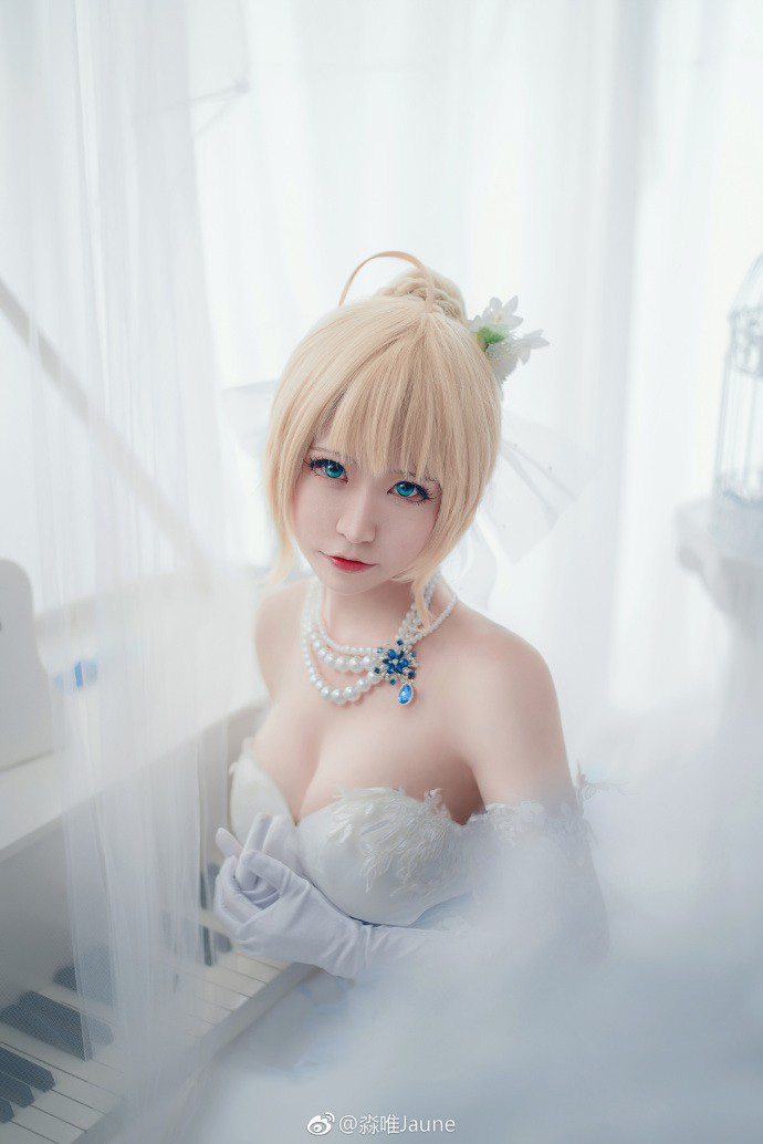 coser@淼唯Jaune在《Fate》化身婚纱版的“Saber Alter”阿尔托利亚 coser@淼唯Jaune在《Fate》化身婚纱版的“Saber Alter”阿尔托利亚