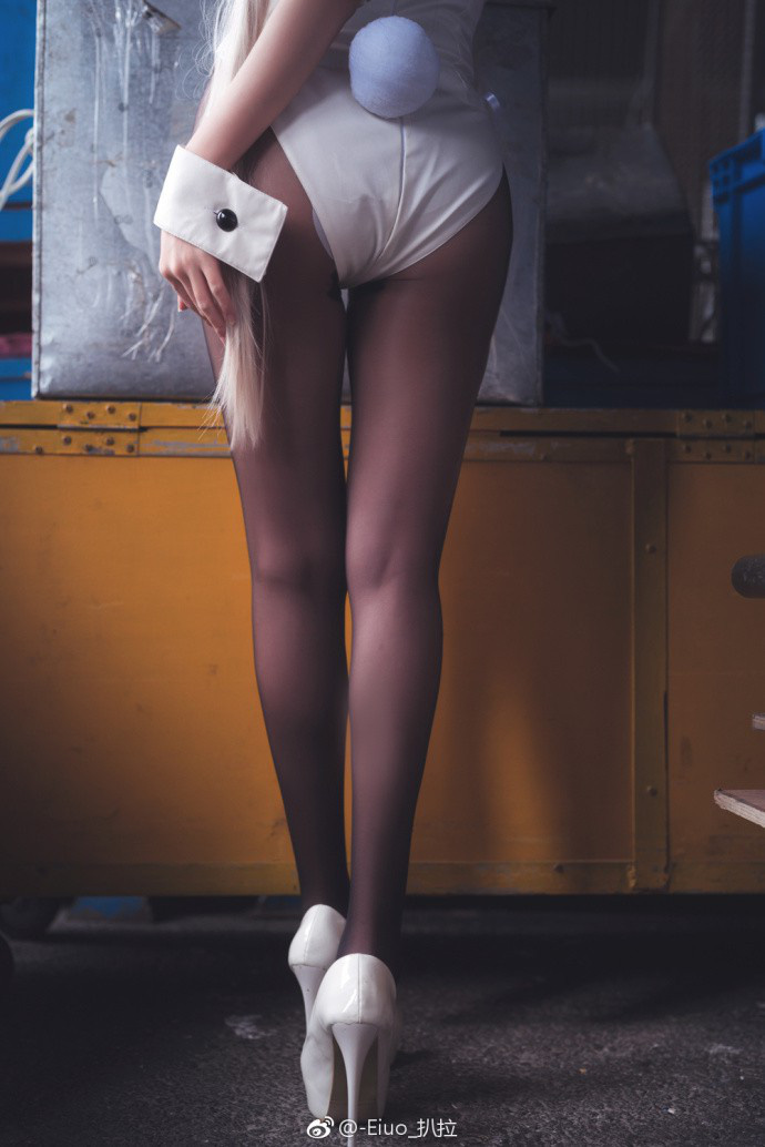 coser@Eiuo_扒拉在《缘之空》 中化身“兔女郎版”春日野穹 coser@Eiuo_扒拉在《缘之空》 中化身“兔女郎版”春日野穹