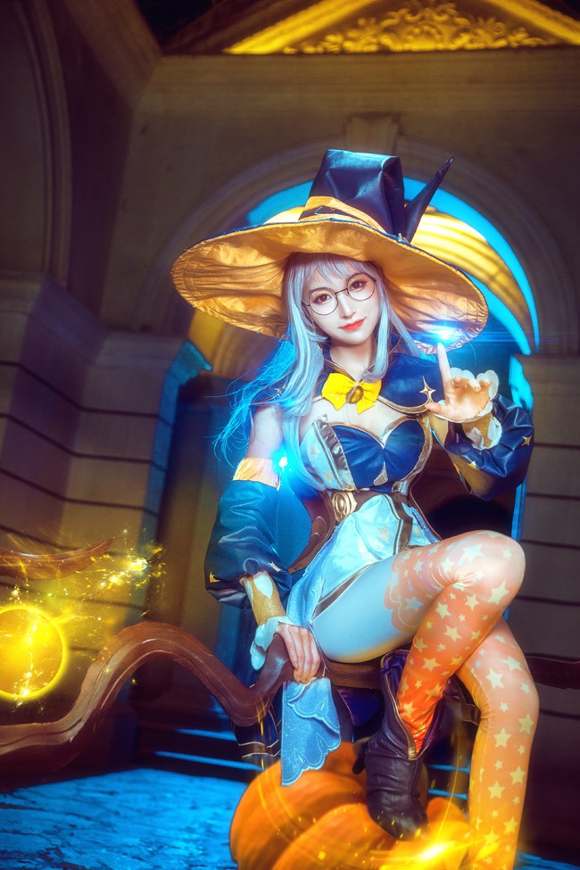 coser@阿喵_帅不过三秒在《王者荣耀》化身“幻想奇妙夜”王昭君 coser@阿喵_帅不过三秒在《王者荣耀》化身“幻想奇妙夜”王昭君