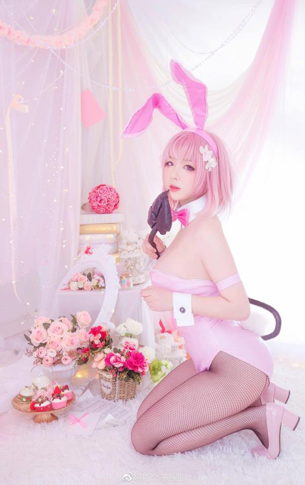 coser@吃个凉面面在《出包王女》化身粉红色的“兔女郎”梦梦·贝莉雅 coser@吃个凉面面在《出包王女》化身粉红色的“兔女郎”梦梦·贝莉雅