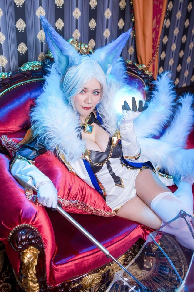 泰国女coser@Onnies在《传说对决》中化身“九尾灵狐”莉莉安