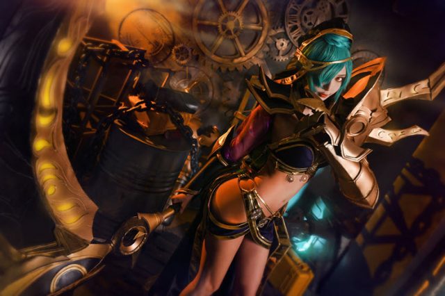 台湾女coser@Miu在游戏《传说对决》中化身“异域舞娘”美娜