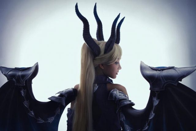 coser@cindy在游戏《洛奇》中化身英姿飒爽的“链刃师 ” coser@cindy在游戏《洛奇》中化身英姿飒爽的“链刃师 ”