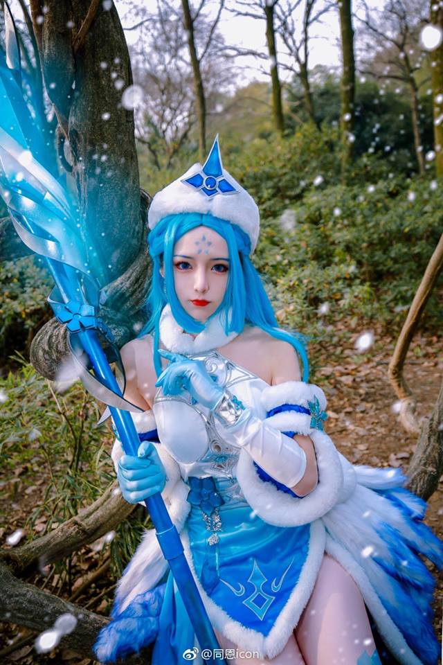 coser@同恩icon在《王者荣耀》中化身“冰雪女王”王昭君 coser@同恩icon在《王者荣耀》中化身“冰雪女王”王昭君