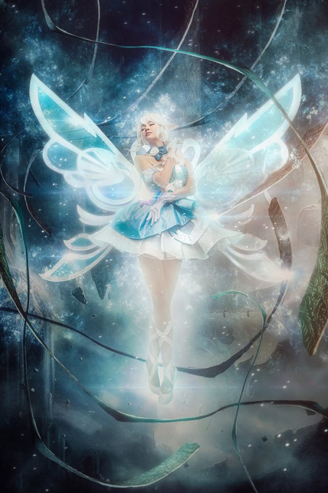 《传说对决》中“天鹅湖之翼”克里希的超现实cosplay,闪闪发光的美丽 《传说对决》中“天鹅湖之翼”克里希的超现实cosplay,闪闪发光的美丽