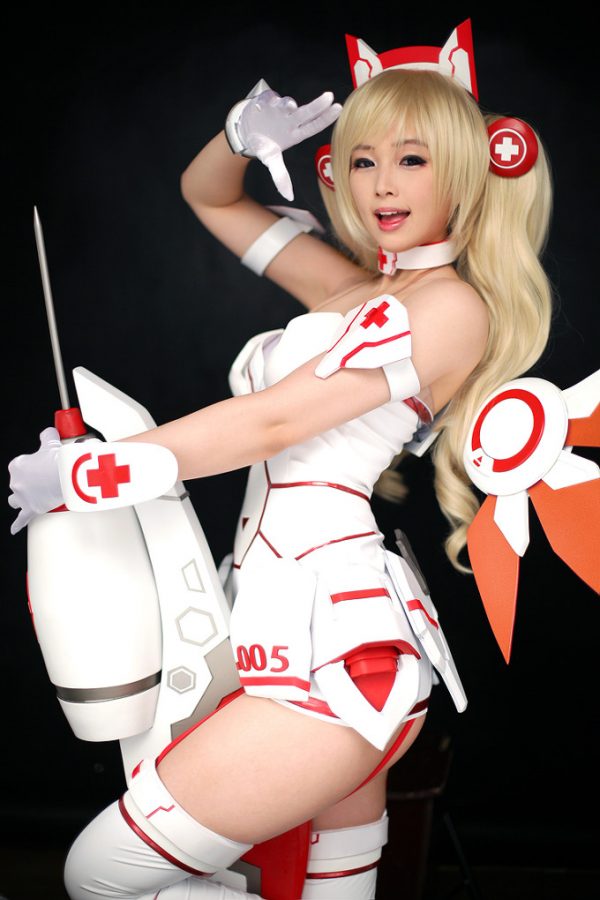 coser@Doremi化身游戏《Lost Saga》中的机器人护士“R-Cyber Medic” coser@Doremi化身游戏《Lost Saga》中的机器人护士“R-Cyber Medic”