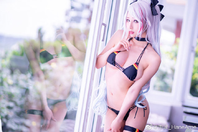 雨波_HaneAme cos“比基尼版”欧根亲王,展现其完美身材与温柔气质 雨波_HaneAme cos“比基尼版”欧根亲王,展现其完美身材与温柔气质