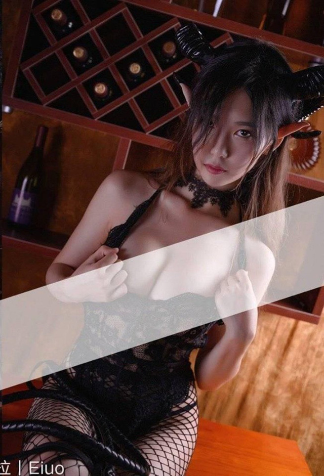 密室中的诱惑:coser Eiuo_扒拉变身性感的“兔女郎版”魅魔 密室中的诱惑:coser Eiuo_扒拉变身性感的“兔女郎版”魅魔