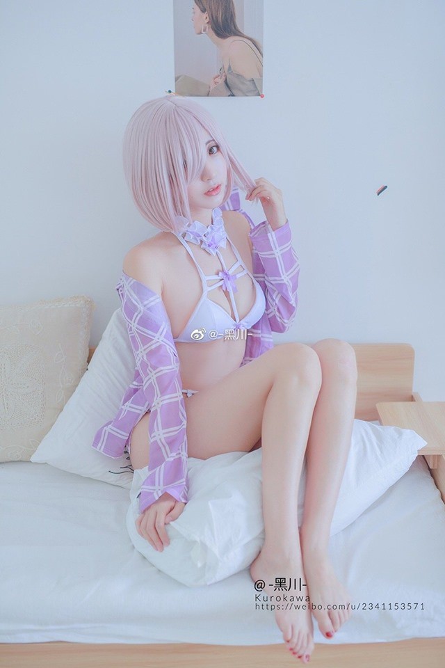 粉色的诱惑：-黑川-cosplay游戏《Fate/ Grand Order》中的玛修