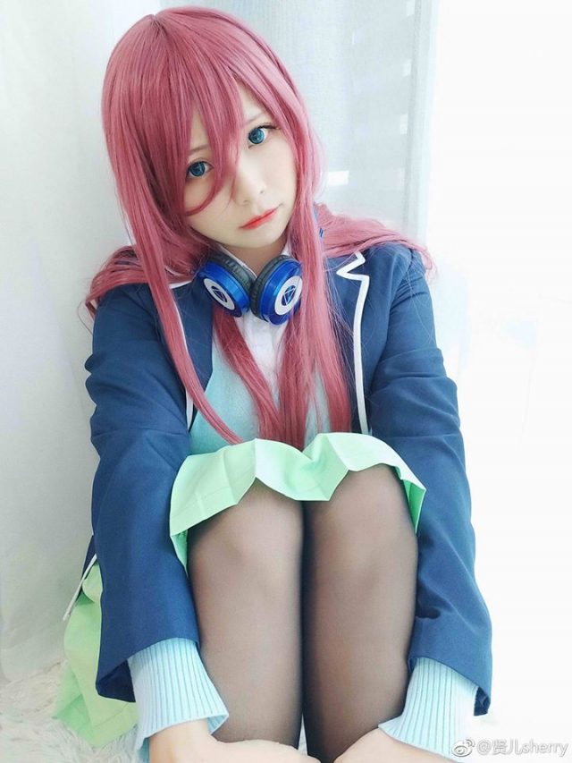 coser@贤儿sherry在漫画《五等分的新娘》化身美丽可爱的中野三玖