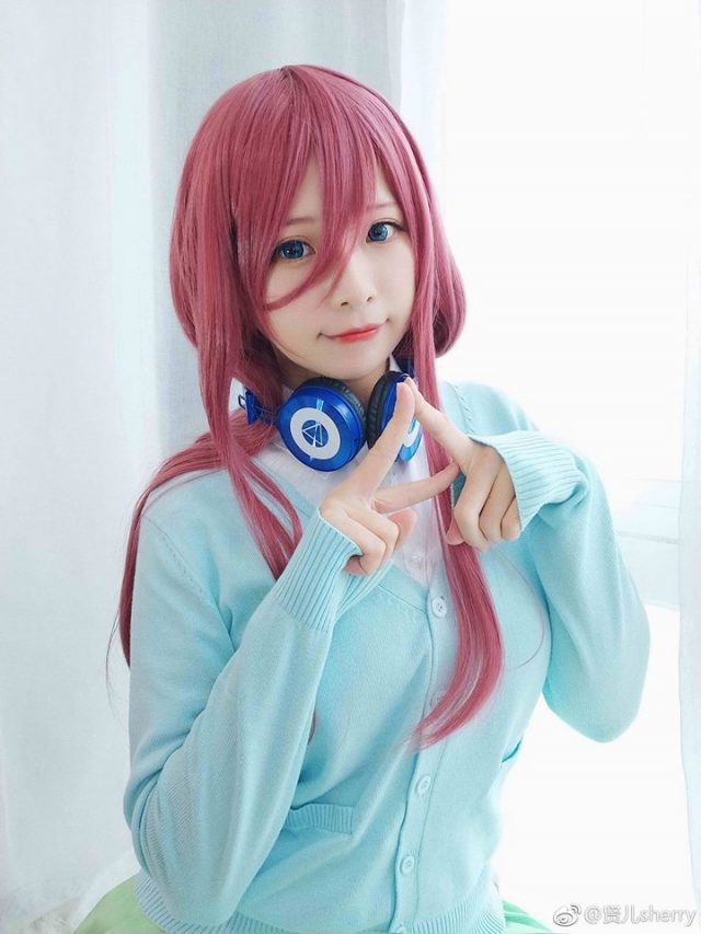 coser@贤儿sherry在漫画《五等分的新娘》化身美丽可爱的中野三玖
