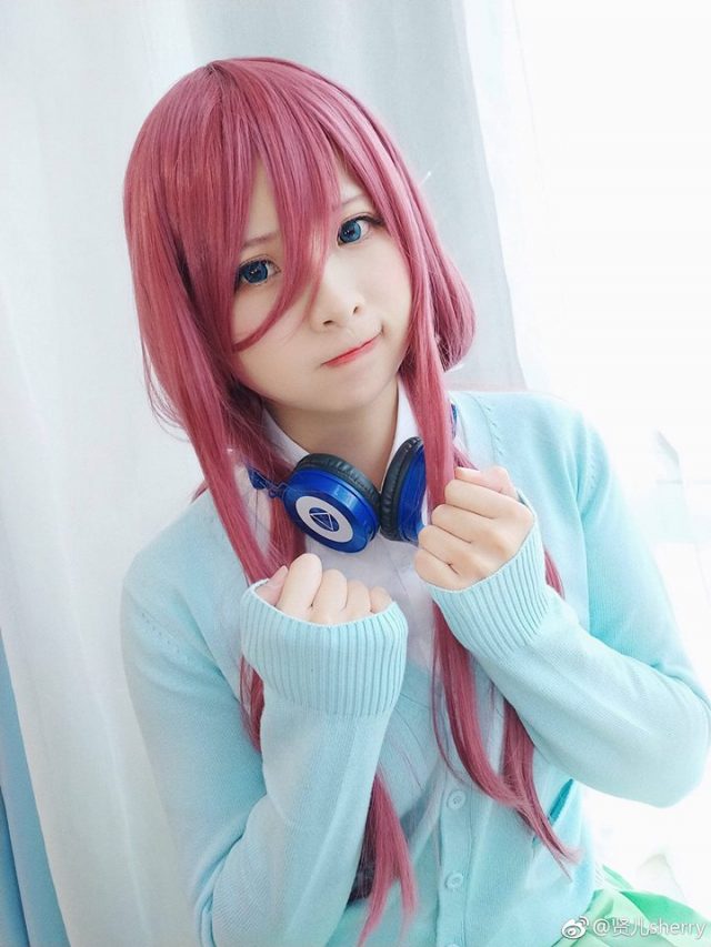 coser@贤儿sherry在漫画《五等分的新娘》化身美丽可爱的中野三玖