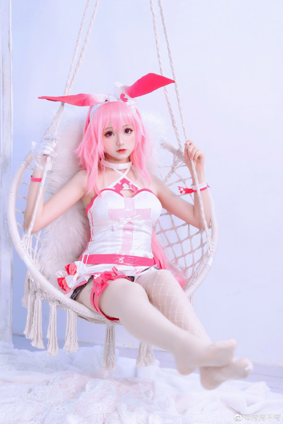 湾湾不弯的《崩坏3》八重樱护士同人cosplay,美丽可爱的治愈之花 湾湾不弯的《崩坏3》八重樱护士同人cosplay,美丽可爱的治愈之花