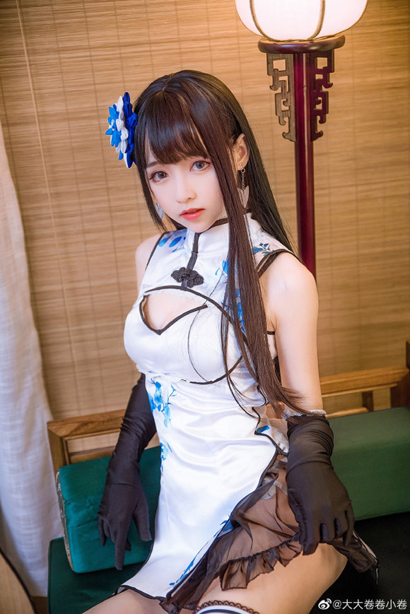 《幻想金瓶梅》的美丽诱惑，coser大大卷卷小卷化身性感迷人的李瓶儿