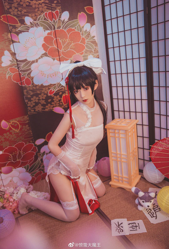 奶文文cos碧蓝航线的高雄·獒,华丽迷人的完美还原 奶文文cos碧蓝航线的高雄·獒,华丽迷人的完美还原