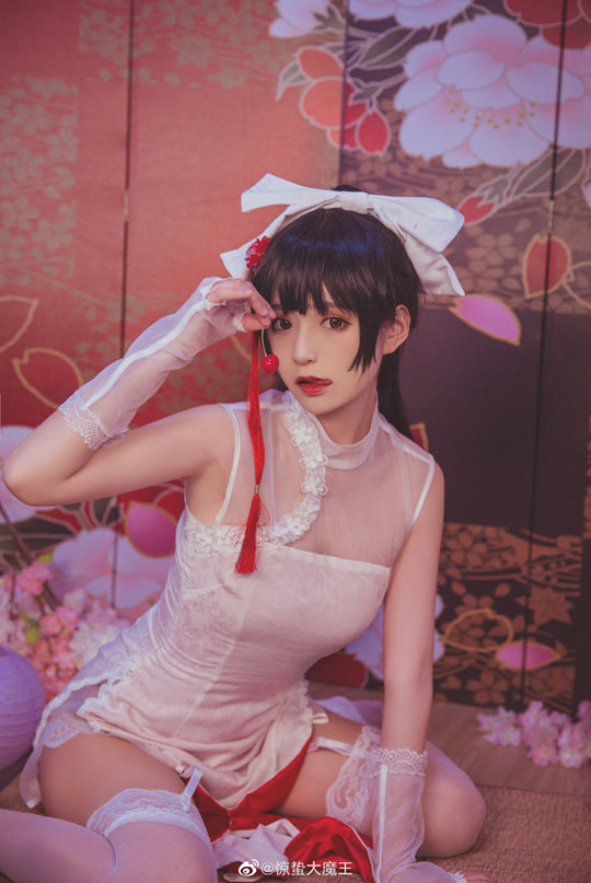 奶文文cos碧蓝航线的高雄·獒,华丽迷人的完美还原 奶文文cos碧蓝航线的高雄·獒,华丽迷人的完美还原