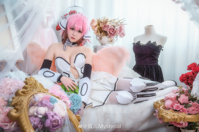 寶儿Mysterial cos《天降之物》的伊卡洛斯，性感迷人的天使降临