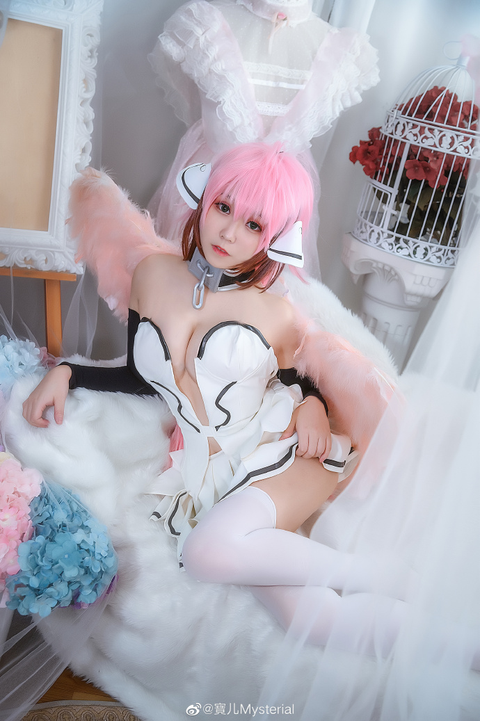 寶儿Mysterial cos《天降之物》的伊卡洛斯，性感迷人的天使降临