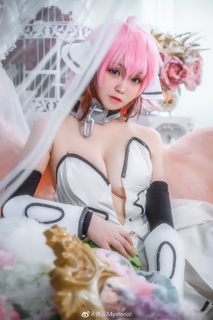 寶儿Mysterial cos《天降之物》的伊卡洛斯，性感迷人的天使降临