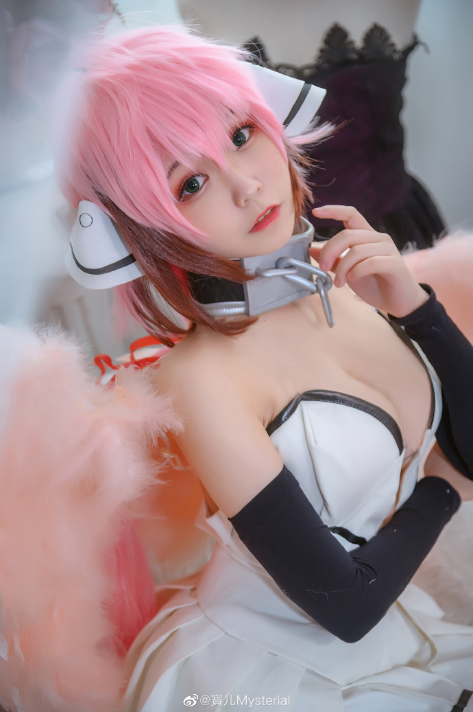 寶儿Mysterial cos《天降之物》的伊卡洛斯，性感迷人的天使降临