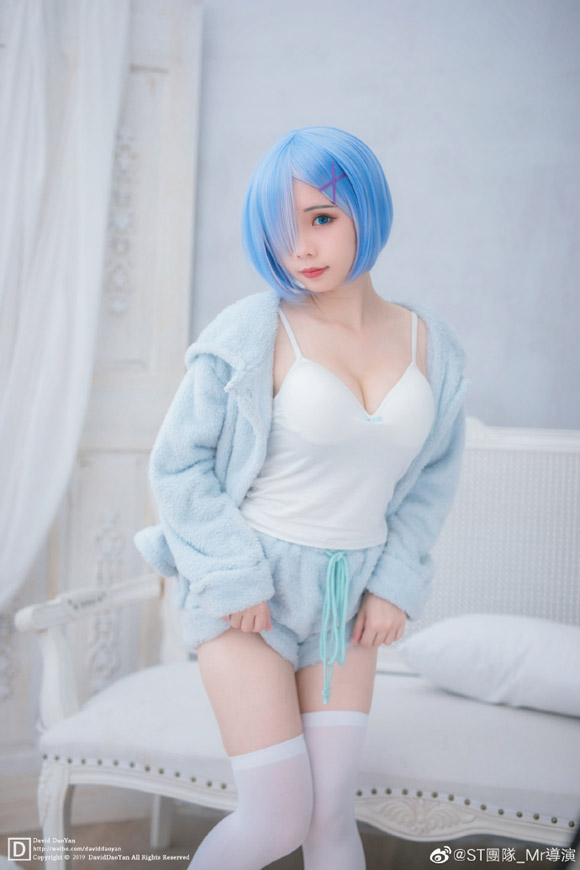 你的小企鹅酱cos雷姆,来自《Re:从零开始的异世界生活》的幻梦之蓝 你的小企鹅酱cos雷姆,来自《Re:从零开始的异世界生活》的幻梦之蓝