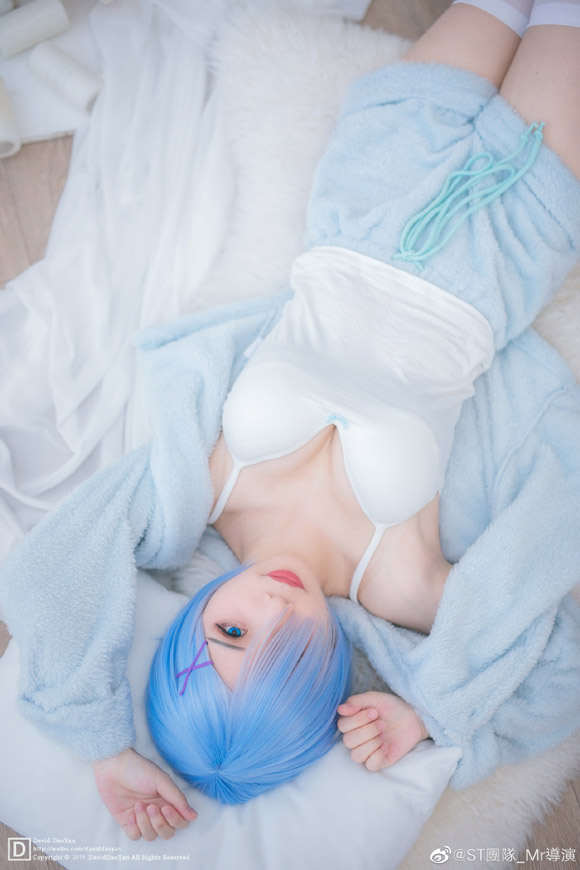 你的小企鹅酱cos雷姆,来自《Re:从零开始的异世界生活》的幻梦之蓝 你的小企鹅酱cos雷姆,来自《Re:从零开始的异世界生活》的幻梦之蓝