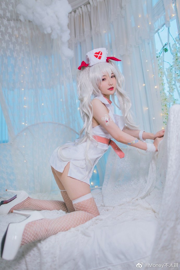 Money不太甜cos《碧蓝航线》吸血鬼,展现御姐的魅力诱惑 Money不太甜cos《碧蓝航线》吸血鬼,展现御姐的魅力诱惑