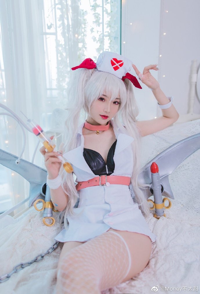 Money不太甜cos《碧蓝航线》吸血鬼,展现御姐的魅力诱惑 Money不太甜cos《碧蓝航线》吸血鬼,展现御姐的魅力诱惑