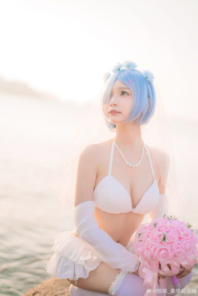 橙喵_要早起早睡cos蕾姆花嫁,婚纱梦境中的可爱迷人 橙喵_要早起早睡cos蕾姆花嫁,婚纱梦境中的可爱迷人