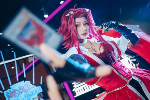 如月灰cos《游戏王5D's》十六夜秋,酷炫再现角色魅力 如月灰cos《游戏王5D's》十六夜秋,酷炫再现角色魅力