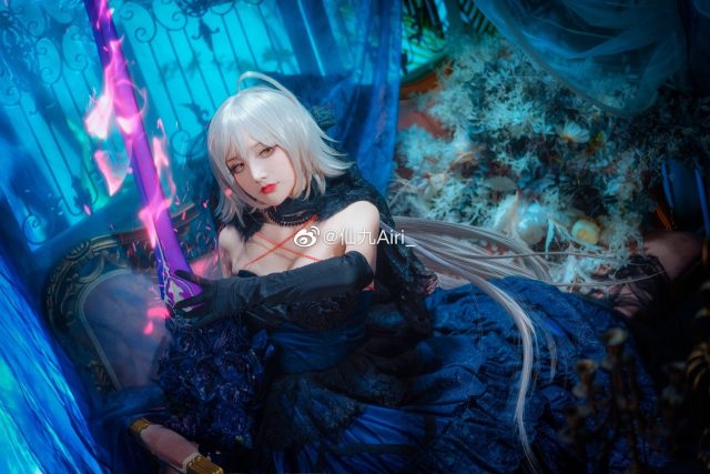 仙九Airi cos《Fate/Grand Order》贞德,绽放贞德的优雅与魅力 仙九Airi cos《Fate/Grand Order》贞德,绽放贞德的优雅与魅力