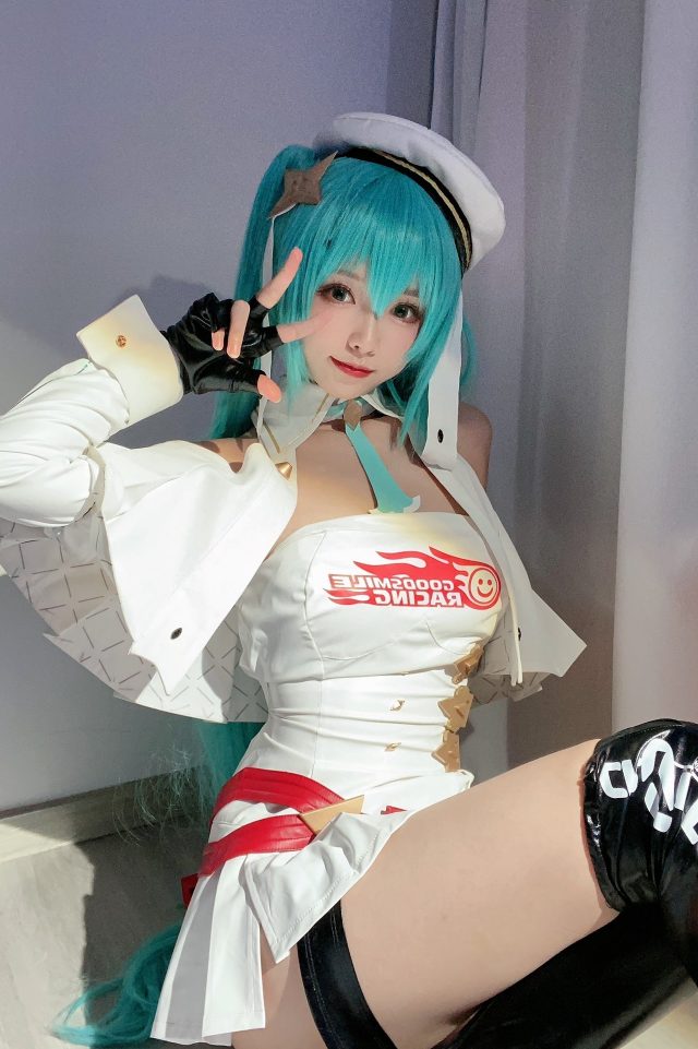 大大卷卷小卷cos“Racing Miku 2023”初音未来,速度与可爱的交错 大大卷卷小卷cos“Racing Miku 2023”初音未来,速度与可爱的交错