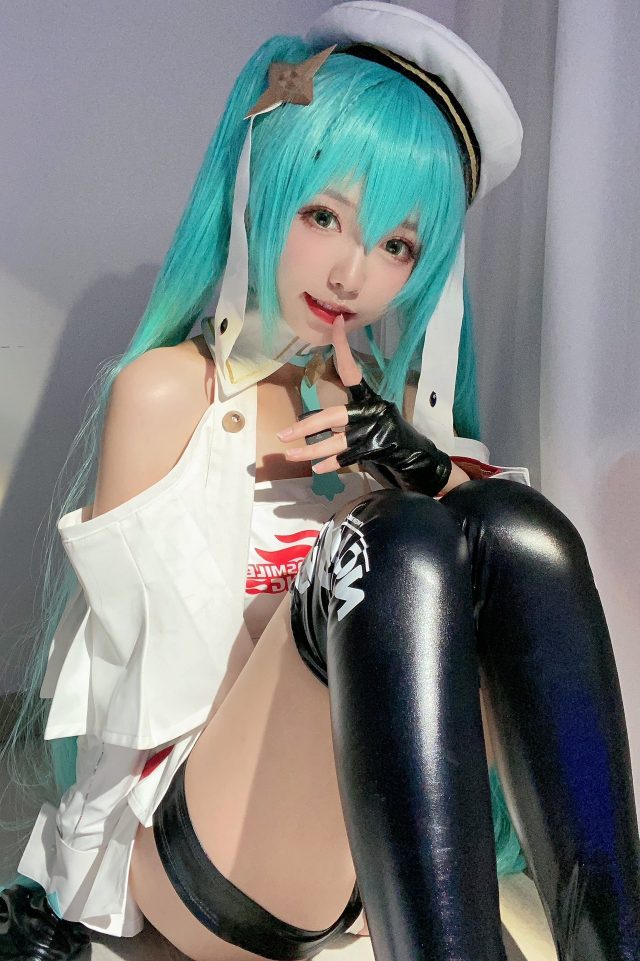 大大卷卷小卷cos“Racing Miku 2023”初音未来,速度与可爱的交错 大大卷卷小卷cos“Racing Miku 2023”初音未来,速度与可爱的交错