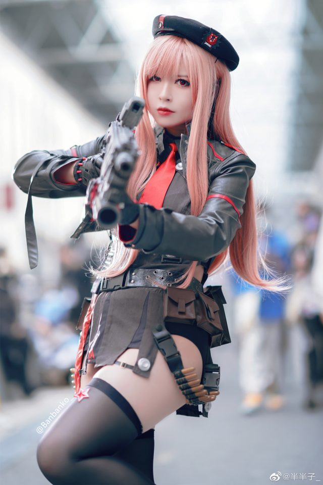 半半子cos《胜利女神：妮姬》拉毗，惊艳亮相“COMICUP 29”
