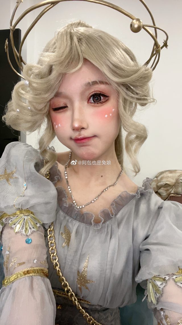 阿包也是兔娘cos《第五人格》艾玛·伍兹,演绎美丽可爱的园丁 阿包也是兔娘cos《第五人格》艾玛·伍兹,演绎美丽可爱的园丁