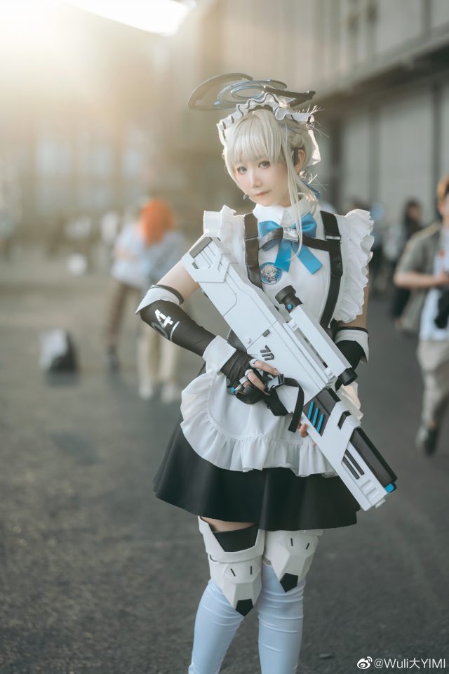 Wuli大YIMI cos《蔚蓝档案》飞鸟马时,娇柔可爱亮相"COMICUP 29"