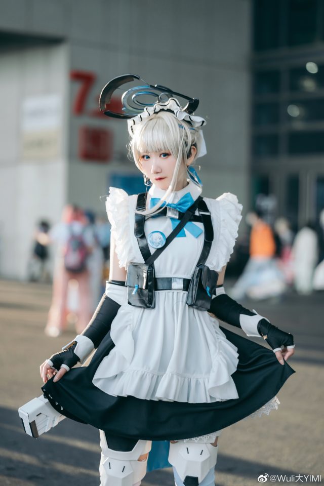 Wuli大YIMI cos《蔚蓝档案》飞鸟马时,娇柔可爱亮相"COMICUP 29"
