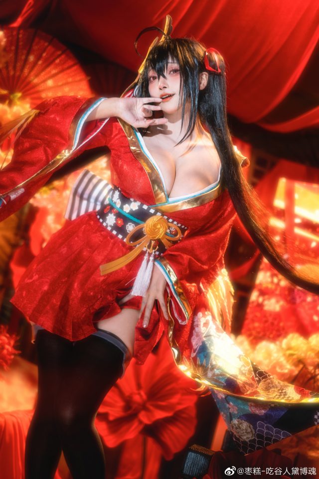 [碧蓝航线]枣糕-吃谷人黛博魂cos大凤，展现性感的病态美