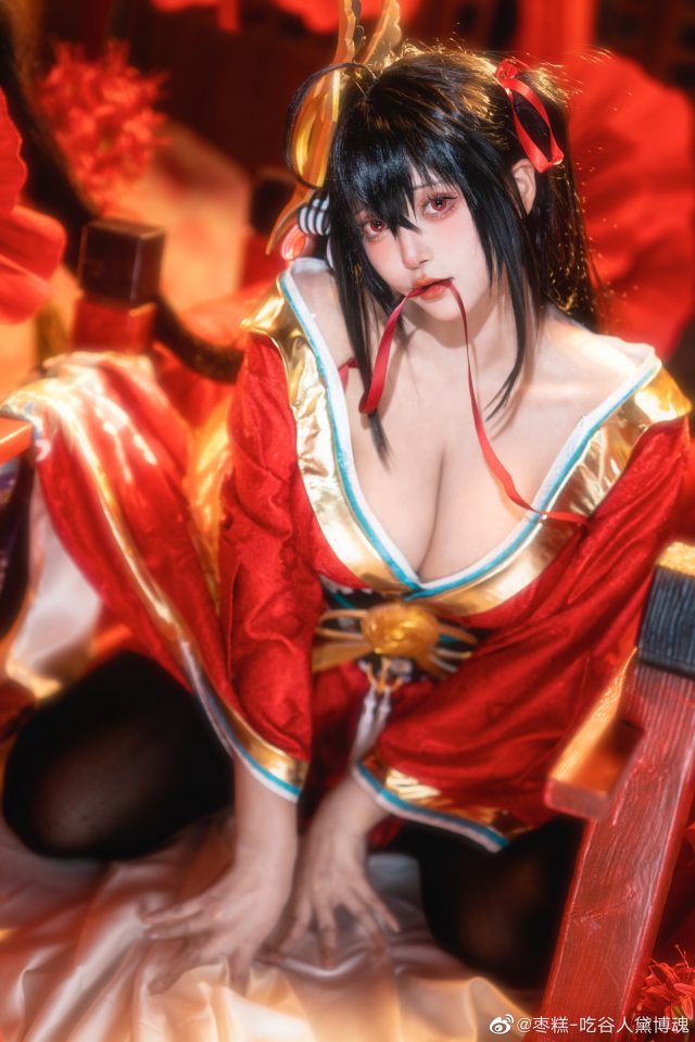 [碧蓝航线]枣糕-吃谷人黛博魂cos大凤，展现性感的病态美