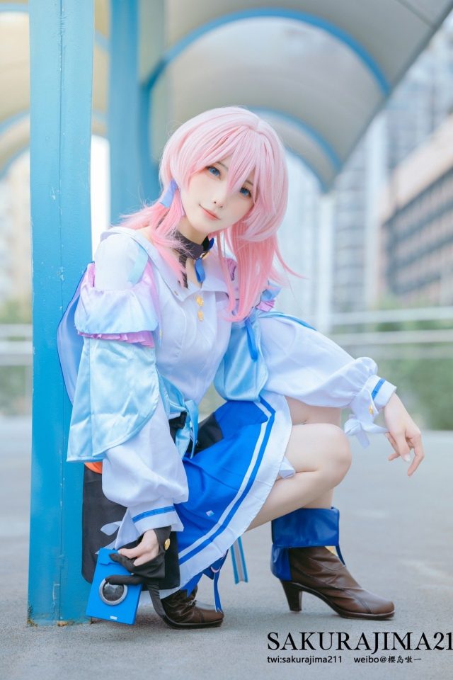 樱岛嗷一cos《崩坏:星穹铁道》三月七,崩坏世界的迷人之美 樱岛嗷一cos《崩坏:星穹铁道》三月七,崩坏世界的迷人之美