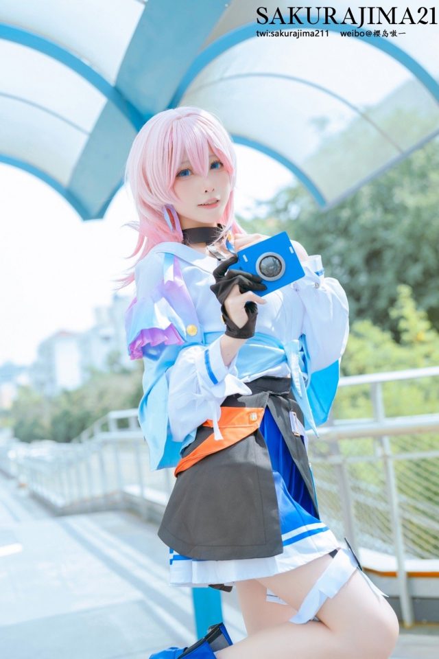 樱岛嗷一cos《崩坏:星穹铁道》三月七,崩坏世界的迷人之美 樱岛嗷一cos《崩坏:星穹铁道》三月七,崩坏世界的迷人之美